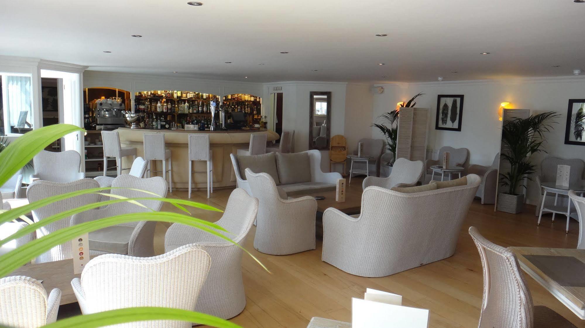 Hotel La Place St Aubin Exteriör bild